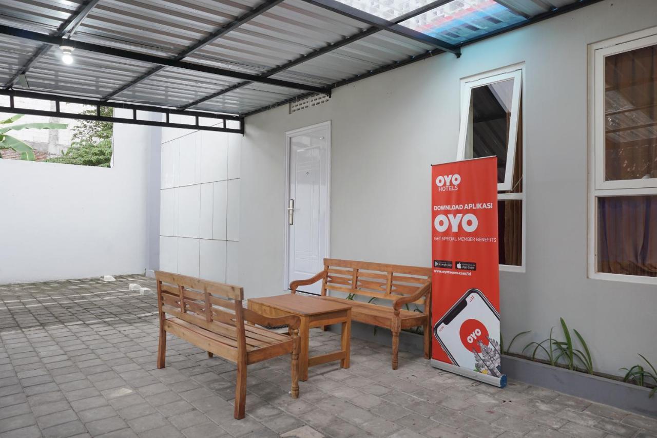 Super Oyo 90033 Dehome Family Melati Exteriér fotografie